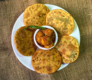 Kolkata Street Food - Kochuri Alurdom